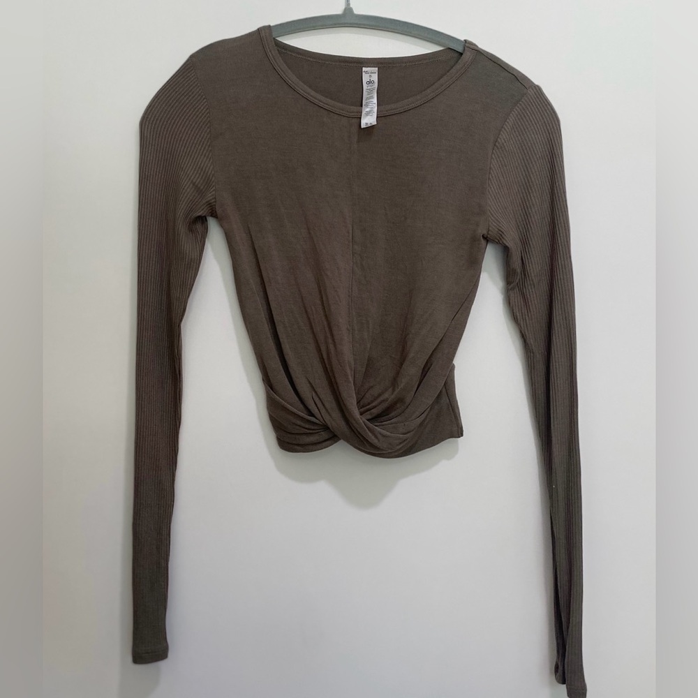 Alo Yoga Brown Long Sleeve Top